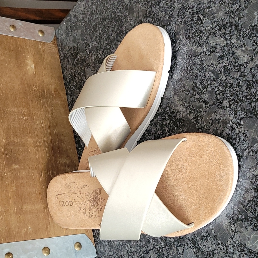 Izod Women's Size 10 Light Gold Cross Strap Cushion Sole Sandals NWOT